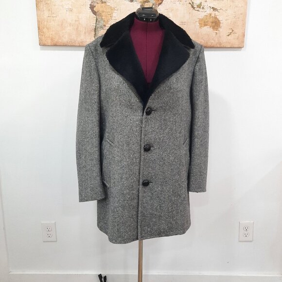 Pendleton Wool - Men's gray herringbone peacoat w/ faux fur collar - Picture 15 of 15